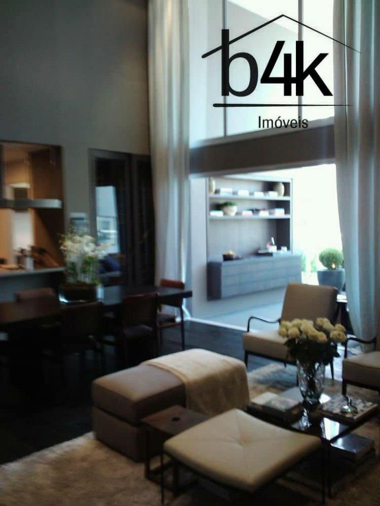 Pé direito duplo na sala