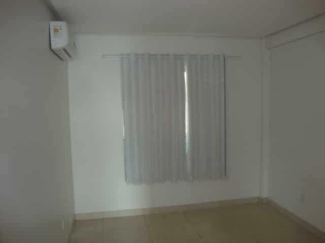 QUARTO COM AR CONDICIONADO