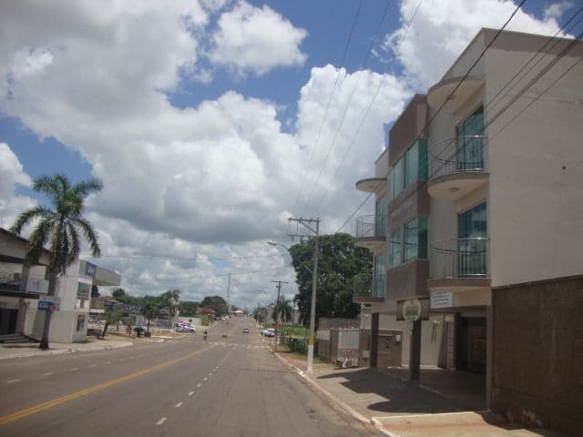 VISTA DE FRETE O EDIFICO THEO AV. PARÁ