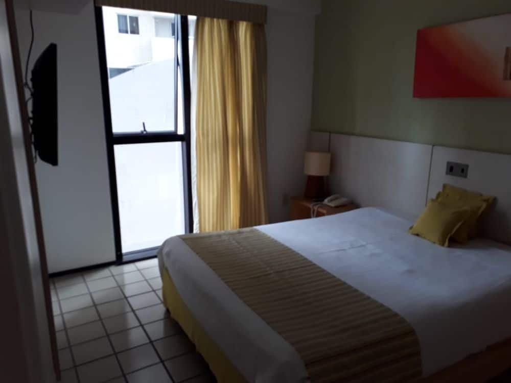 Quarto de casal do ap.101 , Number One, S. Luís.