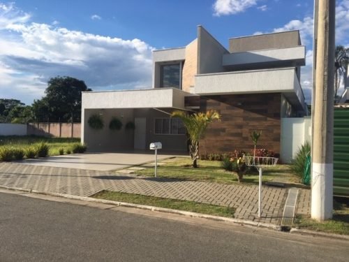 Fachada frente sol dir