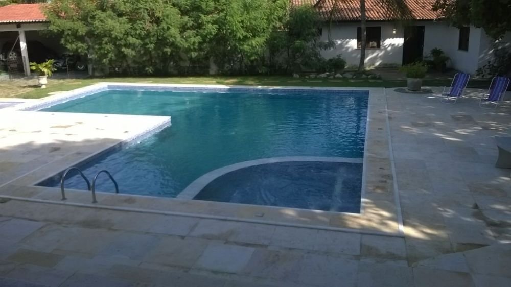 Piscina com hidromassagem