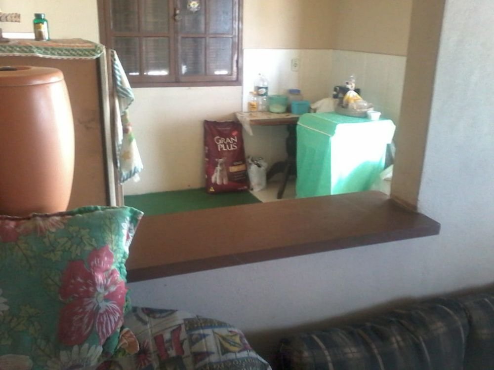 Bancada e Mesa Móvel ao fundo