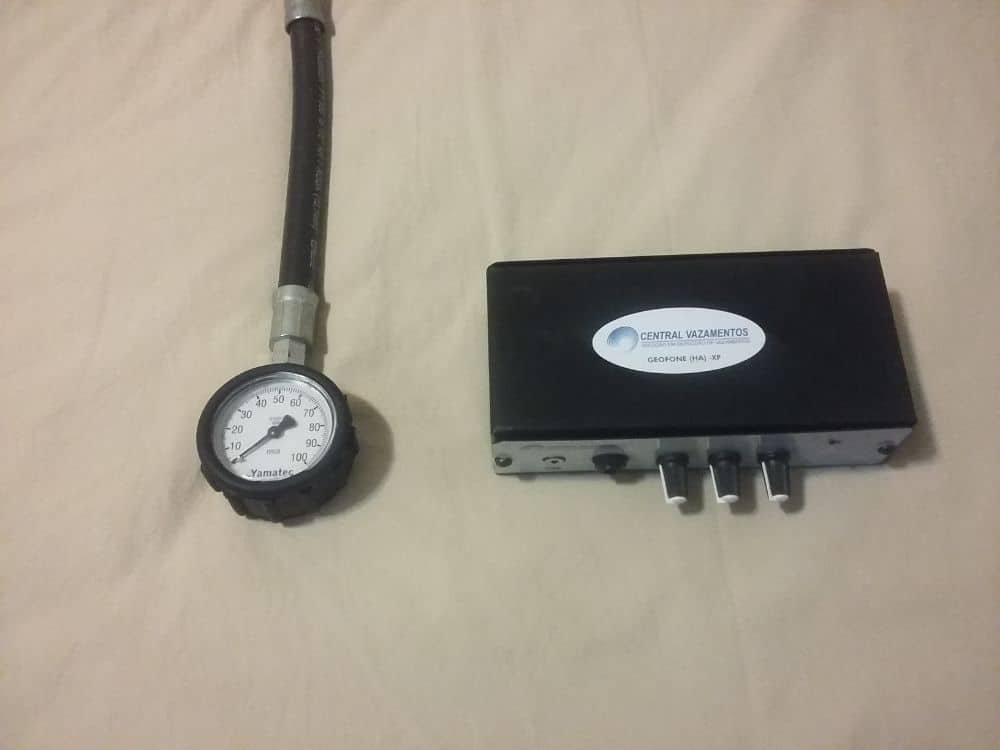 APARELHO DE VAZAMENTO DE ÁGUA E MEDIDOR DE PRESSÃO DE ÁGUA