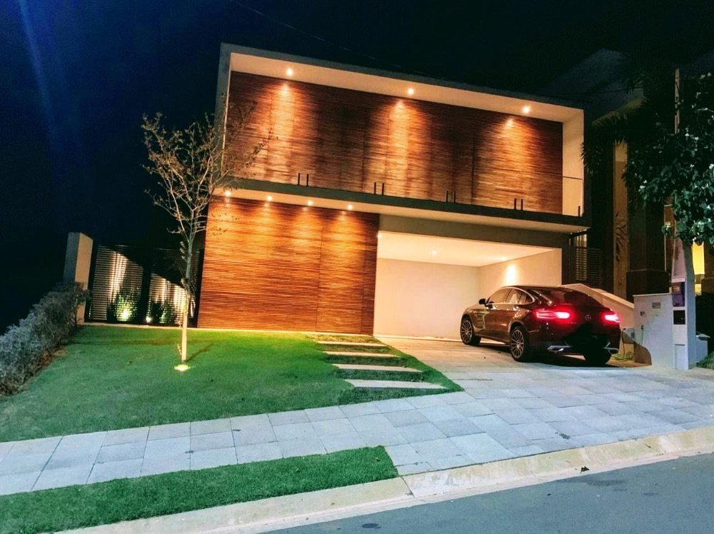 1DB60EAC-CD19-40D3-9119-A3AAD92428A8