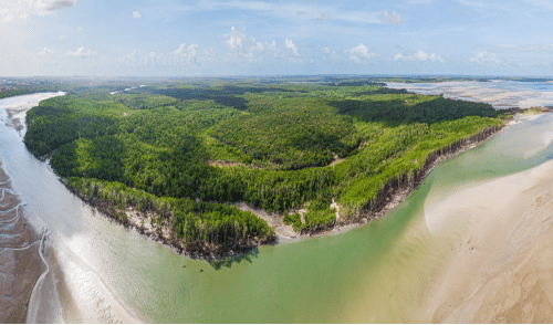 Grande área à Beira Mar
