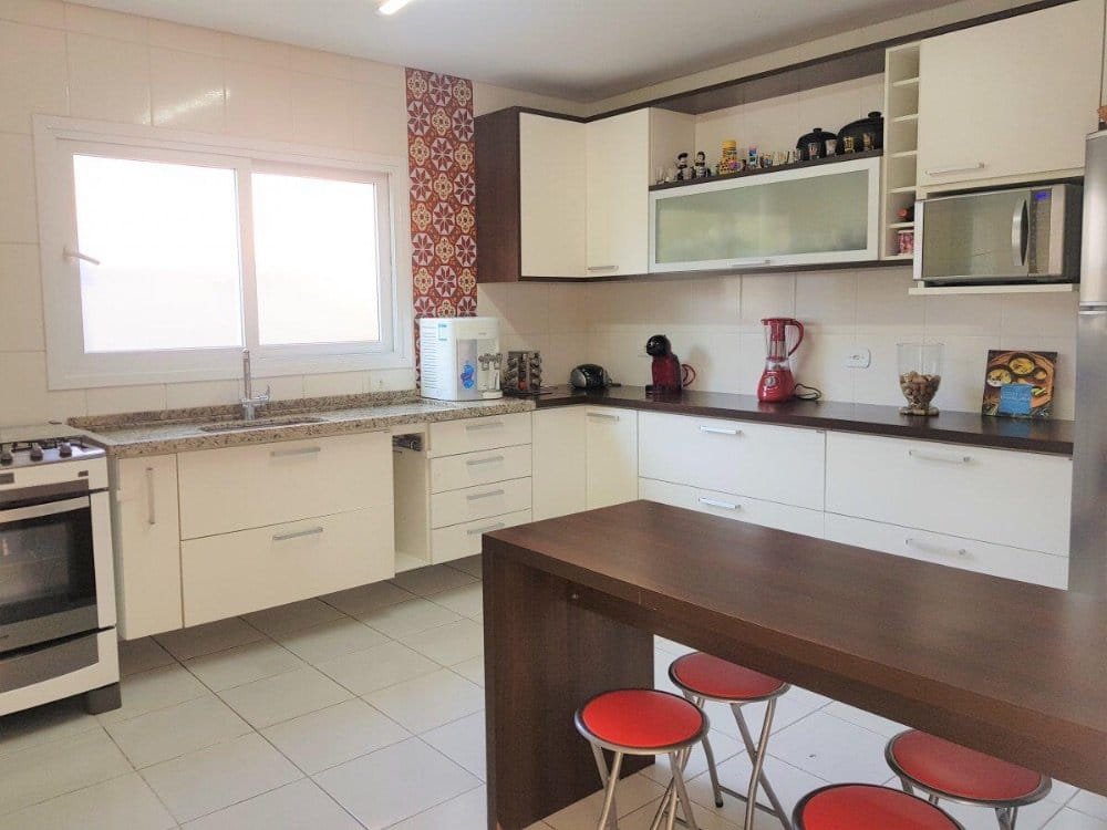 F1004C5C-3C40-4893-80E8-C7C2E3740890