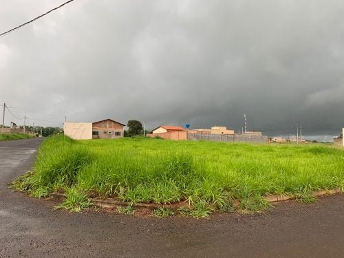 AFA6D6F5-6566-4C85-B195-A8E1326CF87A