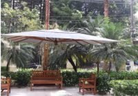 Ombrelone lateral com jardineira para bar.jpg1.jpg