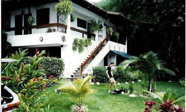 12ffde3b-923f-4cfe-8141-32a86c1b9295_g