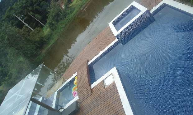 5dfc61c7-d897-4024-b282-3e3d35a0ac47_g