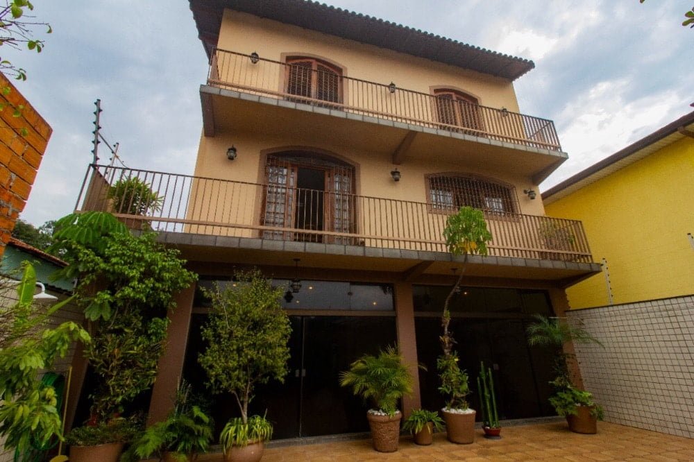 F98D5BFE-341F-4610-806A-72B3ED335EFD