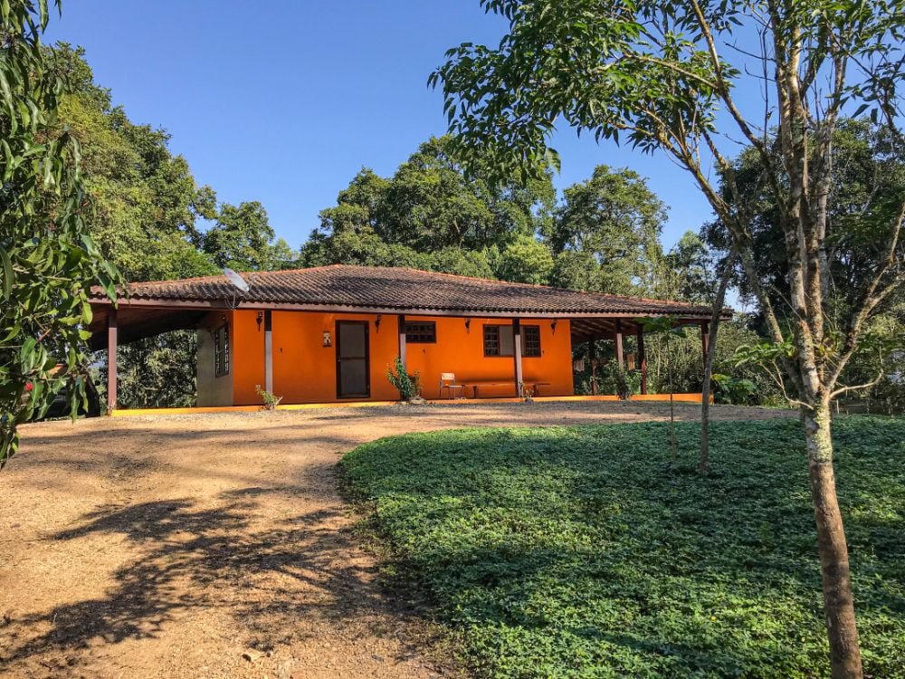 a sitio dona regina entrada casa sede