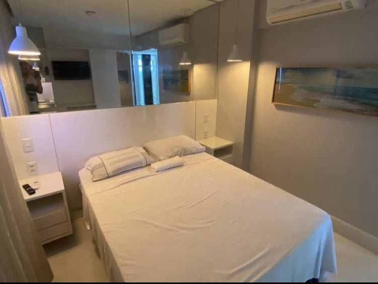 AF7AA759-4A70-4486-BBFE-34B5F5F0546A