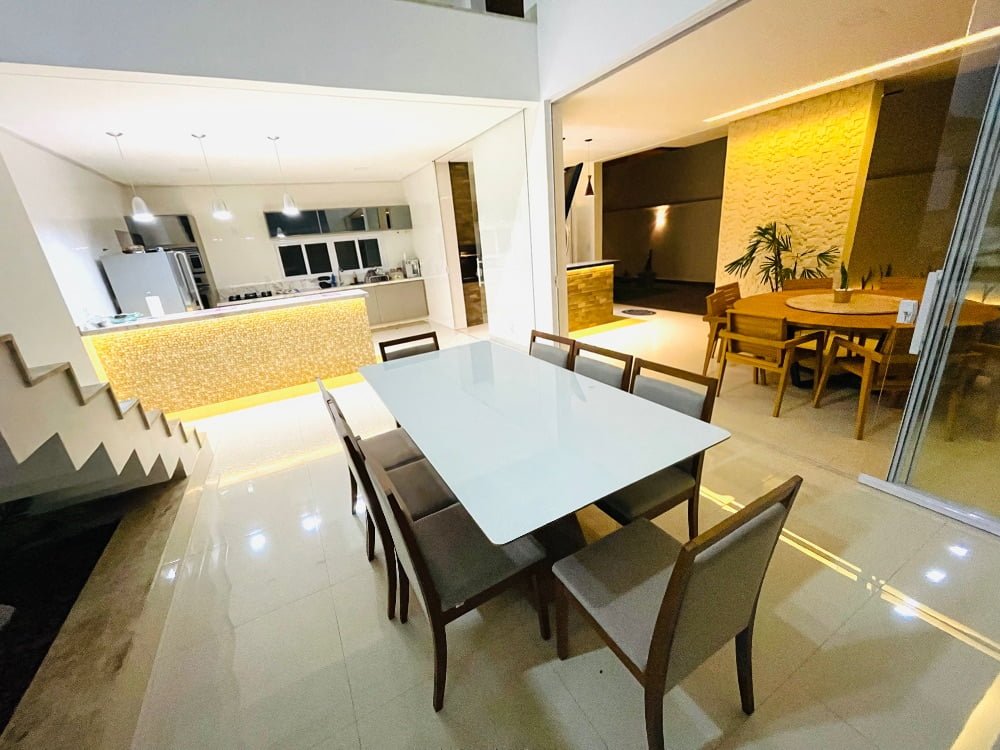 843A8089-9F2A-4FFF-9D39-D57AF3083D3E