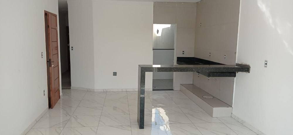 3 - Sala e bancada da cozinha