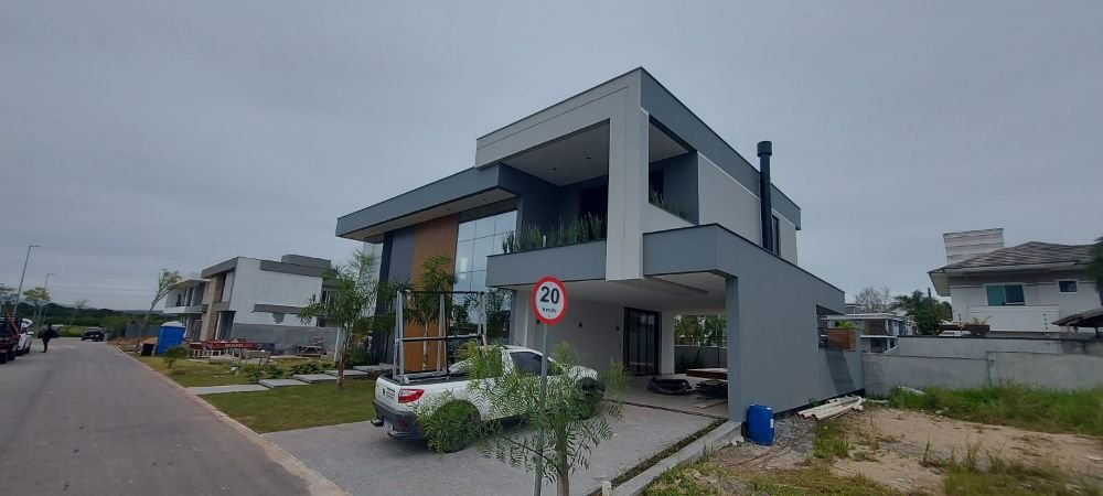 beb1cdd4-77d1-4bdd-8b74-7f37b751a00f