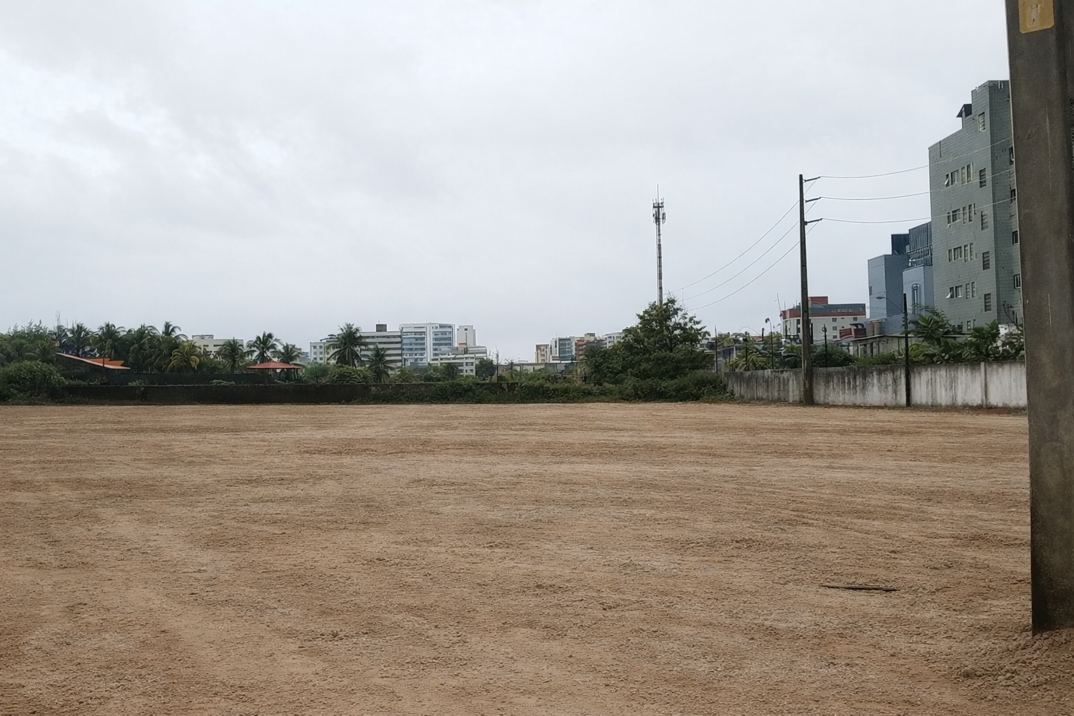 WHATSAPP 85 99431 0000  TERRENO NA PRAIA DO FUTURO - QUADRA DE 10 MIL METROS QUADRADOS  0101